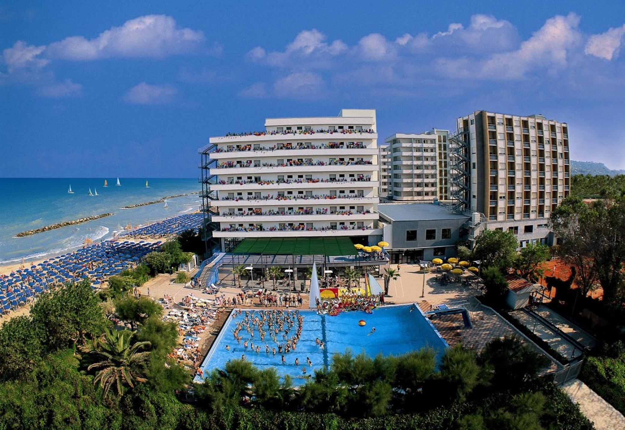 Serena Majestic Hotel Montesilvano Marina Exterior foto