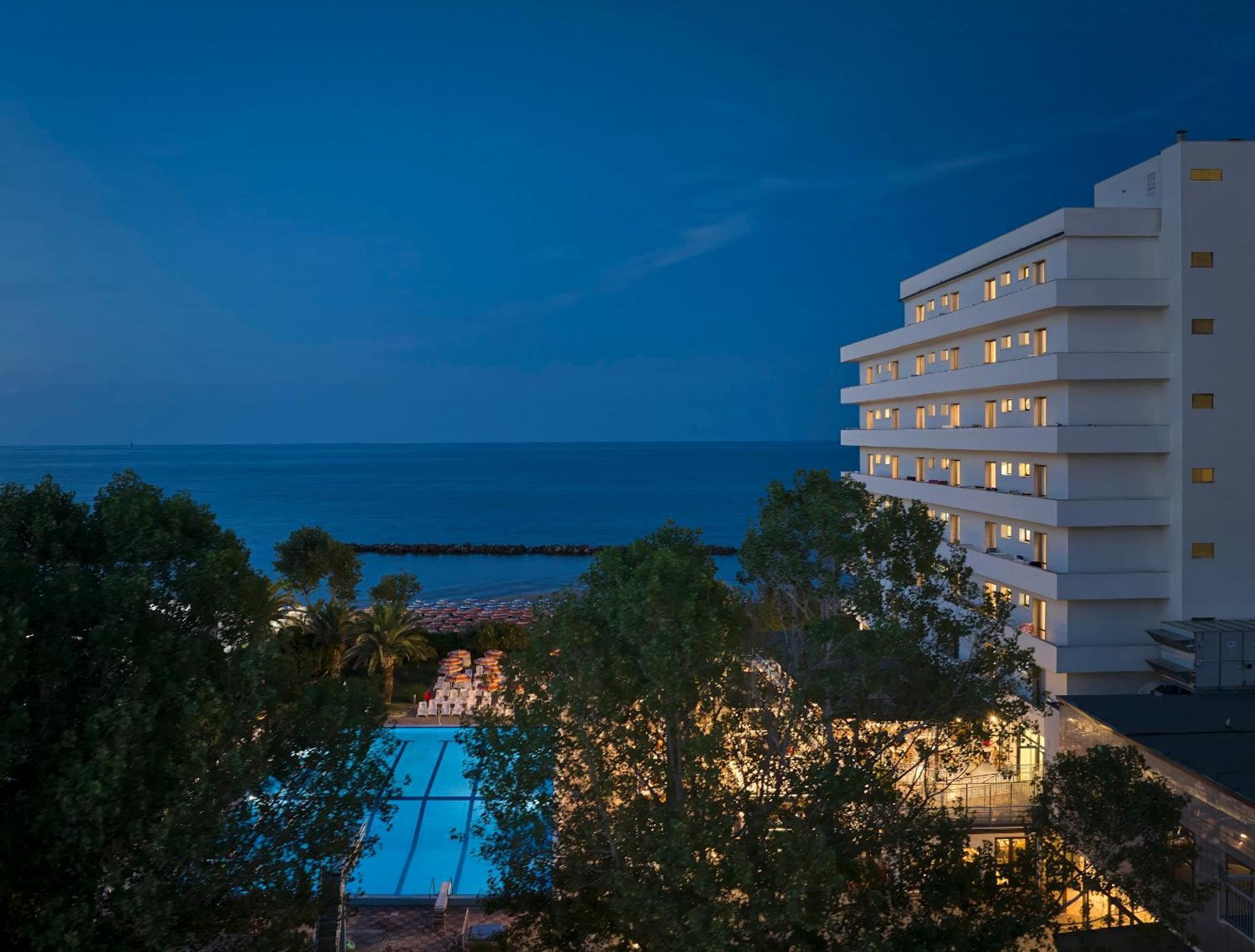 Serena Majestic Hotel Montesilvano Marina Exterior foto